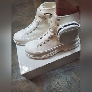 Olivia Miller Leilany Women's high-Top Sneakers | sz 8 | NIB